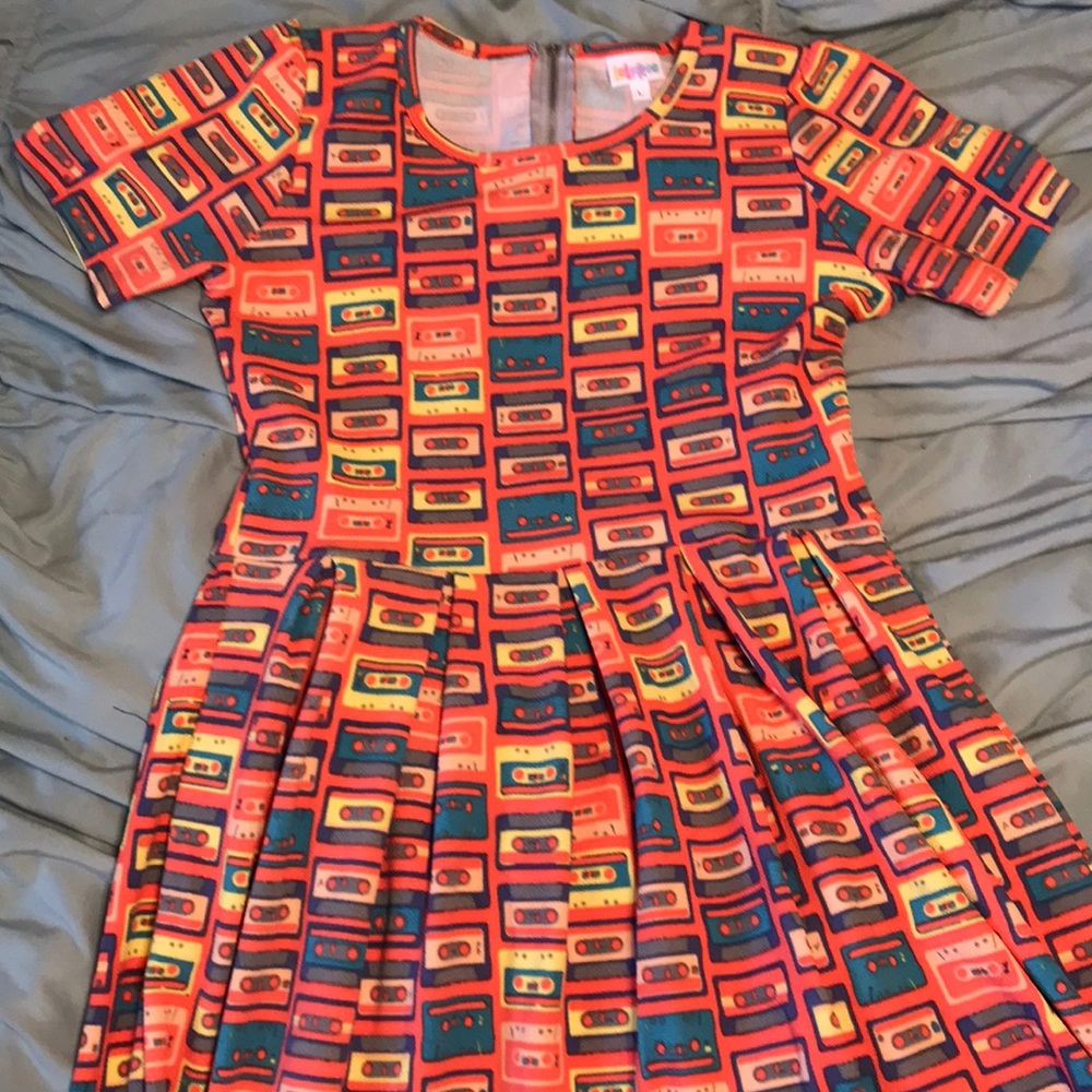 EUC LuLaRoe Cassette Amelia